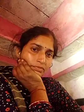 Snapshot of Pooja_shre chatting on 11-25-25, 06:46 Pooja shre online show from 11-25-25, 06:46