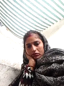 Snapshot of Pooja_shre chatting on 11-27-25, 02:24 Pooja shre online show from 11-27-25, 02:24