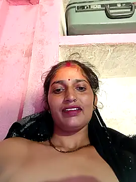 Snapshot of Pooja_shre chatting on 11-29-25, 04:04 Pooja shre online show from 11-29-25, 04:04