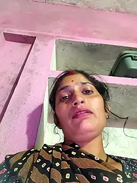 Snapshot of Pooja_shre chatting on 11-29-25, 04:32 Pooja shre online show from 11-29-25, 04:32