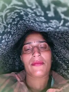 Snapshot of Pooja_shre chatting on 12-04-25, 06:16 Pooja shre online show from 12-04-25, 06:16