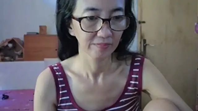 Snapshot of princessD077 chatting on 06-11-26, 07:50 princessD077 online show from 06-11-26, 07:50