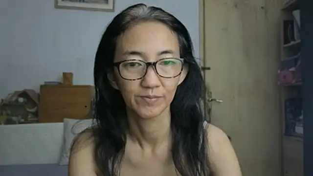 Snapshot of princessD077 chatting on 06-14-26, 04:42 princessD077 online show from 06-14-26, 04:42