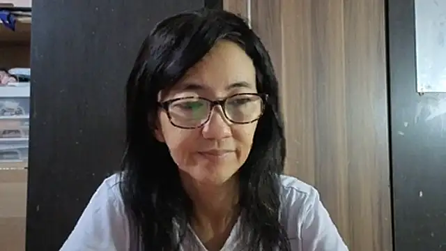 Snapshot of princessD077 chatting on 07-03-26, 04:35 princessD077 online show from 07-03-26, 04:35