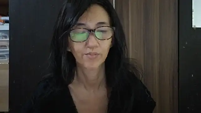 Snapshot of princessD077 chatting on 07-12-26, 04:20 princessD077 online show from 07-12-26, 04:20