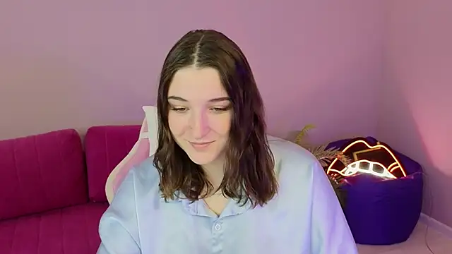 AnnieDodge online show from 10-18-25, 05:54