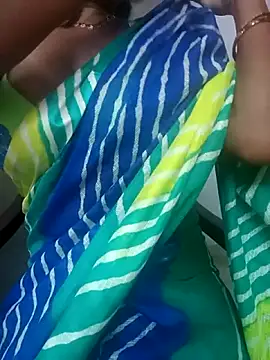 Snapshot of Sravya__ chatting on 10-21-25, 05:30 Sravya online show from 10-21-25, 05:30