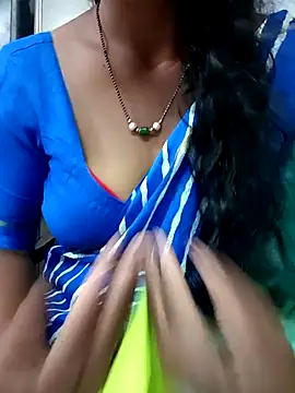 Snapshot of Sravya__ chatting on 10-23-25, 06:34 Sravya online show from 10-23-25, 06:34