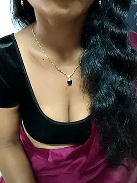 Snapshot of Sravya__ chatting on 11-21-25, 06:01 Sravya online show from 11-21-25, 06:01