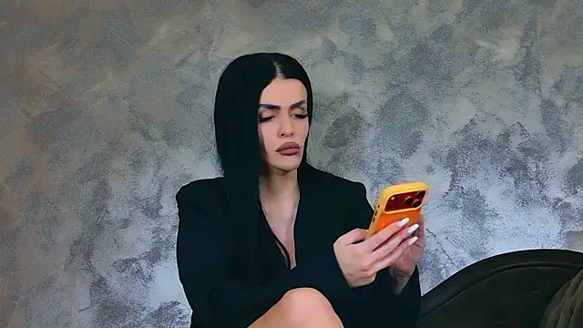 Snapshot of KimWilmes chatting on 05-19-26, 02:12 KimWilmes online show from 05-19-26, 02:12
