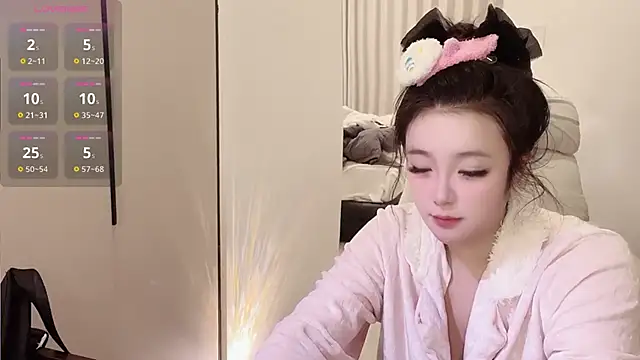 Snapshot of Kinadolly chatting on 12-21-25, 01:18 Kinadolly online show from 12-21-25, 01:18