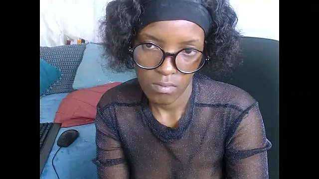 Snapshot of AfricanBarbiee69 chatting on 11-21-25, 08:46 AfricanBarbiee69 online show from 11-21-25, 08:46