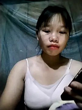 Snapshot of linh-miu99 chatting on 10-21-25, 03:13 linh-miu99 online show from 10-21-25, 03:13