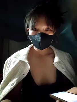 Snapshot of linh-miu99 chatting on 11-15-25, 01:40 linh-miu99 online show from 11-15-25, 01:40