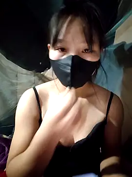 Snapshot of linh-miu99 chatting on 11-21-25, 01:37 linh-miu99 online show from 11-21-25, 01:37