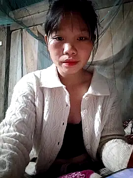 Snapshot of linh-miu99 chatting on 11-26-25, 01:01 linh-miu99 online show from 11-26-25, 01:01