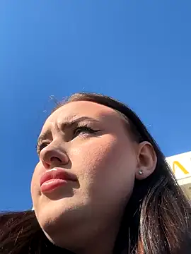 KiraSunshine online show from 10-20-25, 04:57