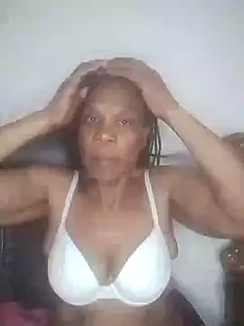 Hotcougar online show from 11-18-25, 08:19