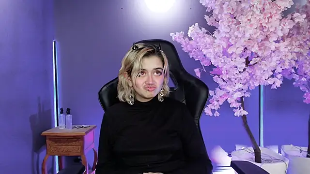 Navier   online show from 11-11-25, 08:42