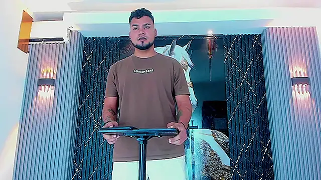 Snapshot of handsome_boys22 chatting on 10-29-25, 01:35 handsome boys22 online show from 10-29-25, 01:35