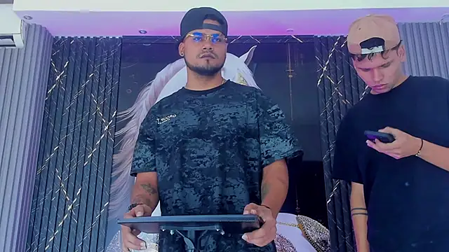 Snapshot of handsome_boys22 chatting on 11-17-25, 12:44 handsome boys22 online show from 11-17-25, 12:44