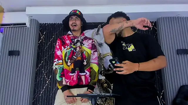 Snapshot of handsome_boys22 chatting on 12-15-25, 04:22 handsome boys22 online show from 12-15-25, 04:22