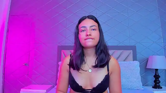 Snapshot of ViolettRouse chatting on 02-09-26, 04:11 ViolettRouse online show from 02-09-26, 04:11