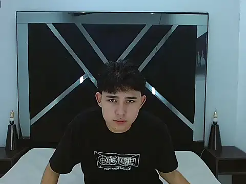 Tom 0001 online show from 12-16-25, 12:54