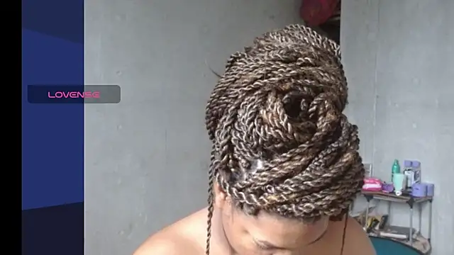 Snapshot of Kailyyhot chatting on 12-19-25, 04:03 Kailyyhot online show from 12-19-25, 04:03