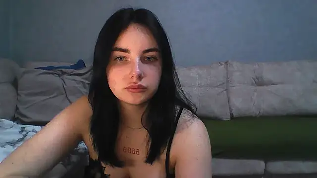 Snapshot of Kirunya chatting on 11-02-25, 06:43 Kirunya online show from 11-02-25, 06:43