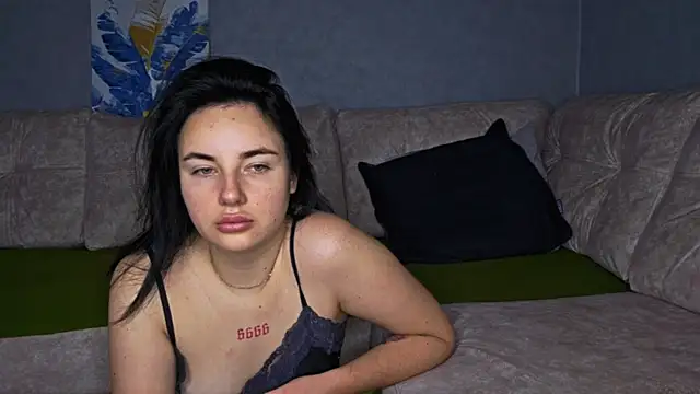 Snapshot of Kirunya chatting on 12-21-25, 10:44 Kirunya online show from 12-21-25, 10:44