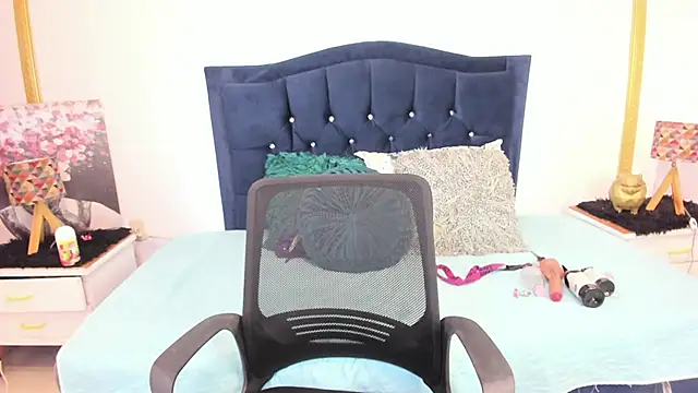 Inaya Khalifa online show from 03-31-26, 12:45