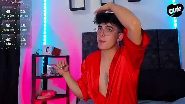 Theo Noxxx online show from 11-30-25, 06:23