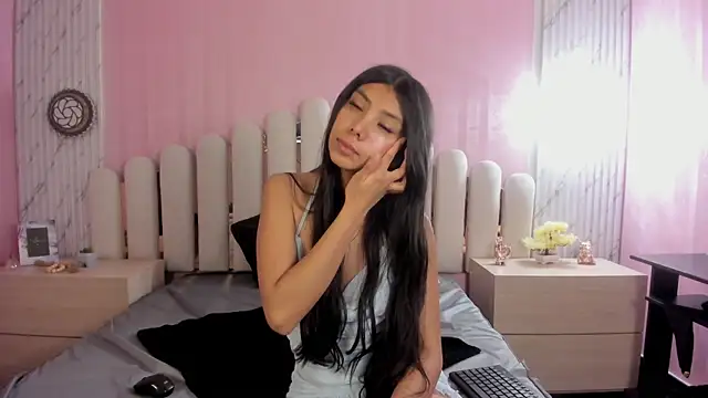 Isabella Marsh online show from 12-01-25, 12:32