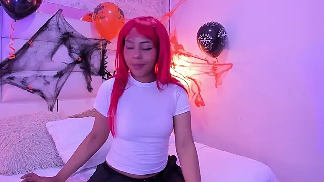 Snapshot of Sofia_clk chatting on 10-31-25, 04:02 Sofia clk online show from 10-31-25, 04:02