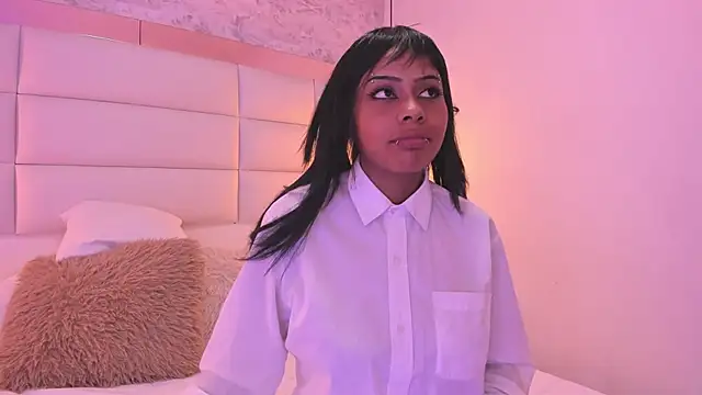 Snapshot of Sofia_clk chatting on 11-10-25, 03:05 Sofia clk online show from 11-10-25, 03:05