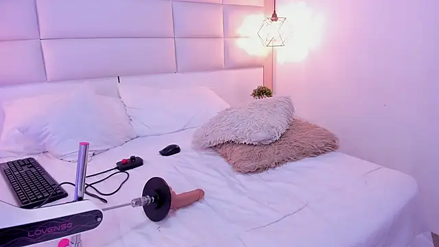 Snapshot of Sofia_clk chatting on 11-16-25, 08:20 Sofia clk online show from 11-16-25, 08:20