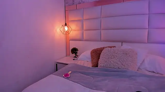 Snapshot of Sofia_clk chatting on 12-03-25, 03:47 Sofia clk online show from 12-03-25, 03:47