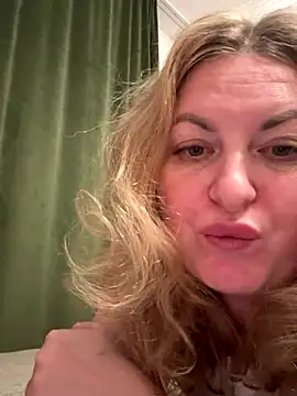 Amelia-Diamond online show from 11-21-25, 11:25