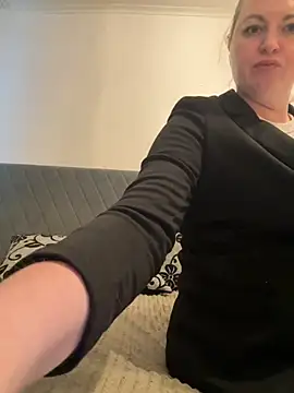 Amelia-Diamond online show from 11-24-25, 11:43