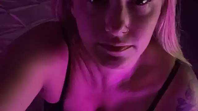 jvixen92 online show from 10-20-25, 05:08