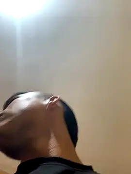 Emiliano Reyes online show from 11-30-25, 02:10