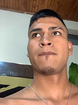 Emiliano Reyes online show from 07-07-26, 06:47