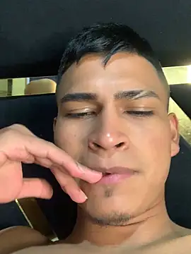 Emiliano Reyes online show from 07-08-26, 04:50
