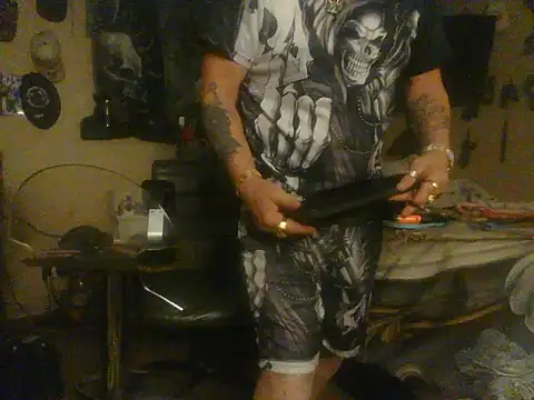 Snapshot of bigdaddyrooster chatting on 01-09-26, 05:43 bigdaddyrooster online show from 01-09-26, 05:43