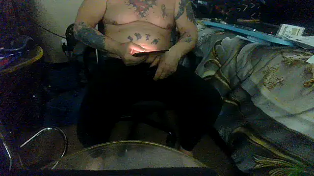 Snapshot of bigdaddyrooster chatting on 01-10-26, 01:40 bigdaddyrooster online show from 01-10-26, 01:40