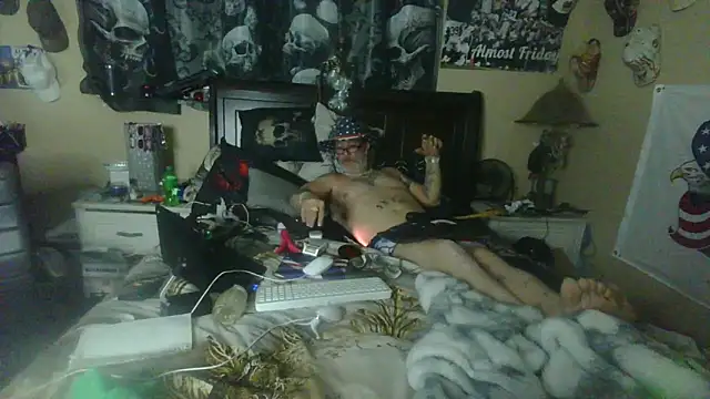 Snapshot of bigdaddyrooster chatting on 02-12-26, 07:36 bigdaddyrooster online show from 02-12-26, 07:36