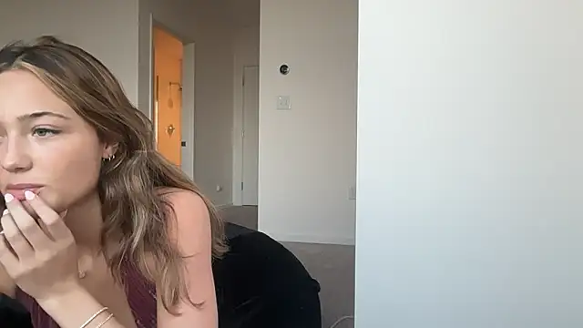 Snapshot of avaowensss chatting on 12-15-25, 11:42 avaowensss online show from 12-15-25, 11:42