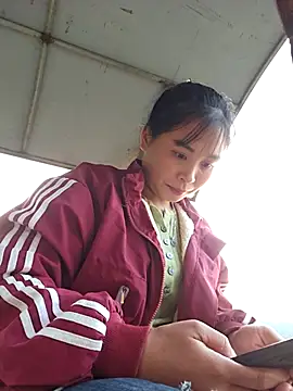 Squirrel-Pear online show from 11-24-25, 09:53