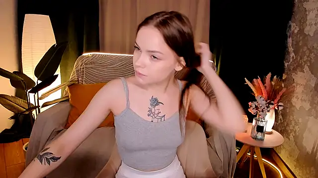 MelissaBell  online show from 11-17-25, 02:06